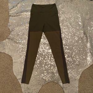 Nikki Blackketter Gymshark Dynamic Legging